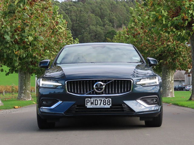 2023 Volvo S60 B5 AWD Ultimate Bright