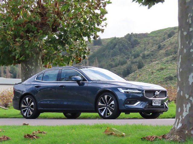 2023 Volvo S60 B5 AWD Ultimate Bright