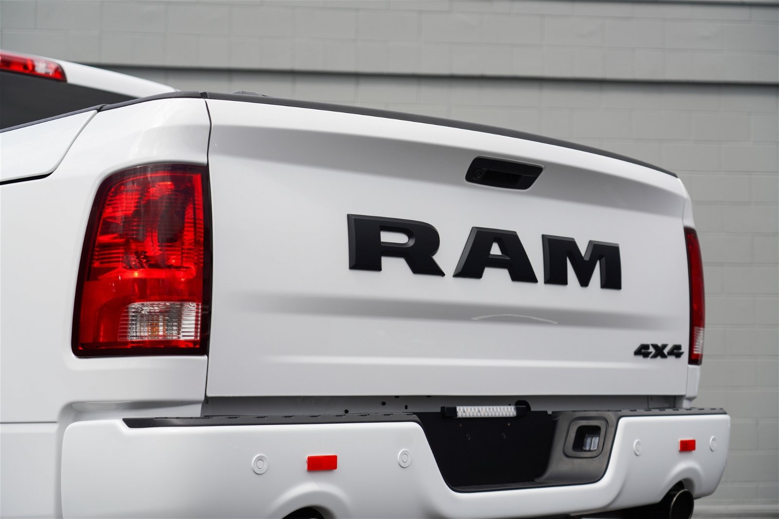 2024 RAM 1500 Express Crew 5.7P 4WD 8A 4Dr Ute