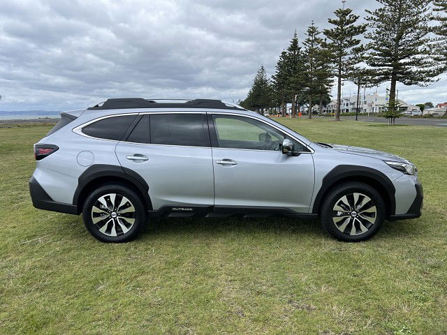 2025 Subaru Outback Touring 2.5P/4Wd