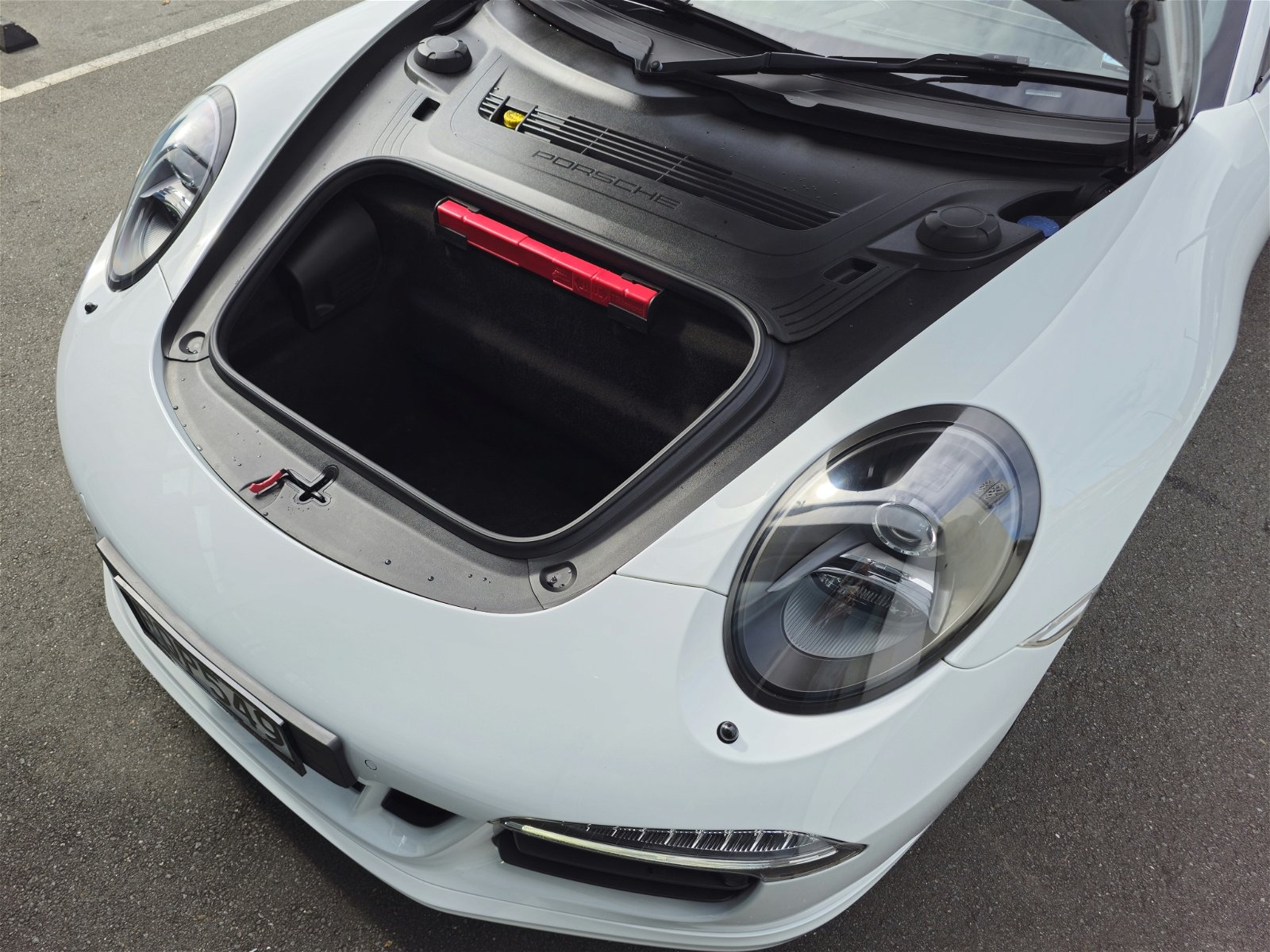 2015 Porsche 911 CARRERA 4 GTS