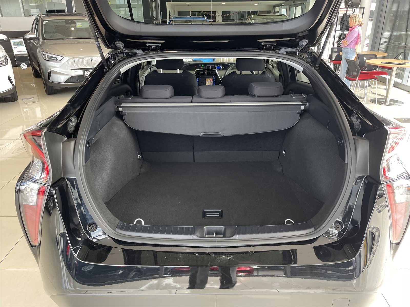 2019 Toyota Prius Sx 1.8Ph/Cvt/ HYBRID