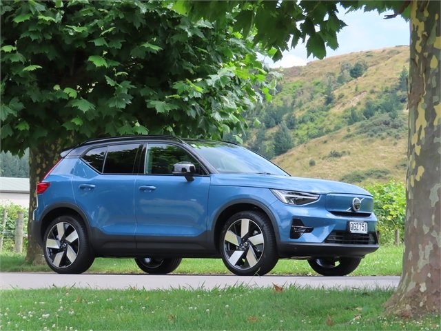 2023 Volvo XC40 P8 AWD Ultimate Recharge Pure Electric