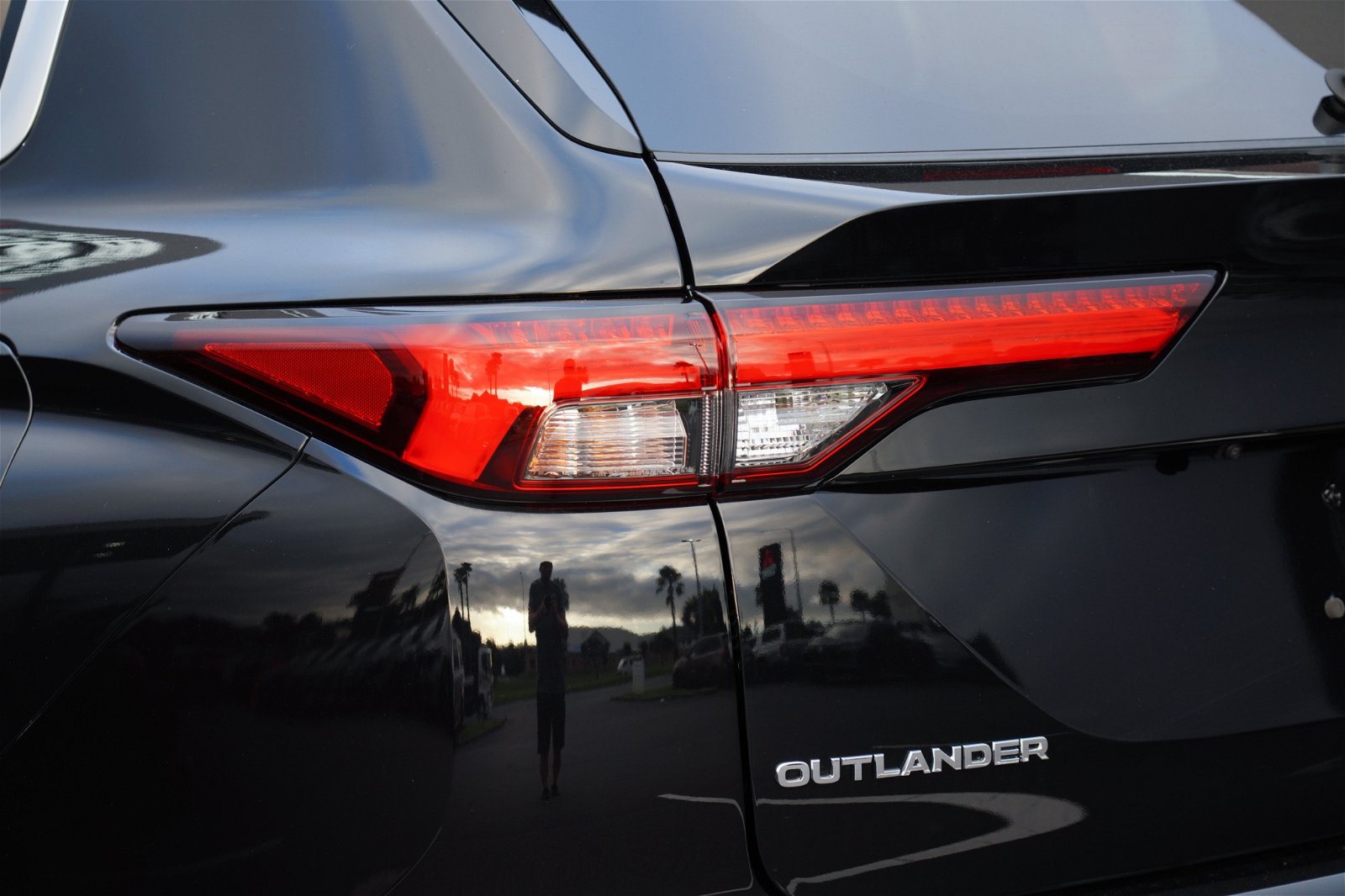 2024 Mitsubishi Outlander LS PHEV 4WD SUV - UP TO 84KM RANGE