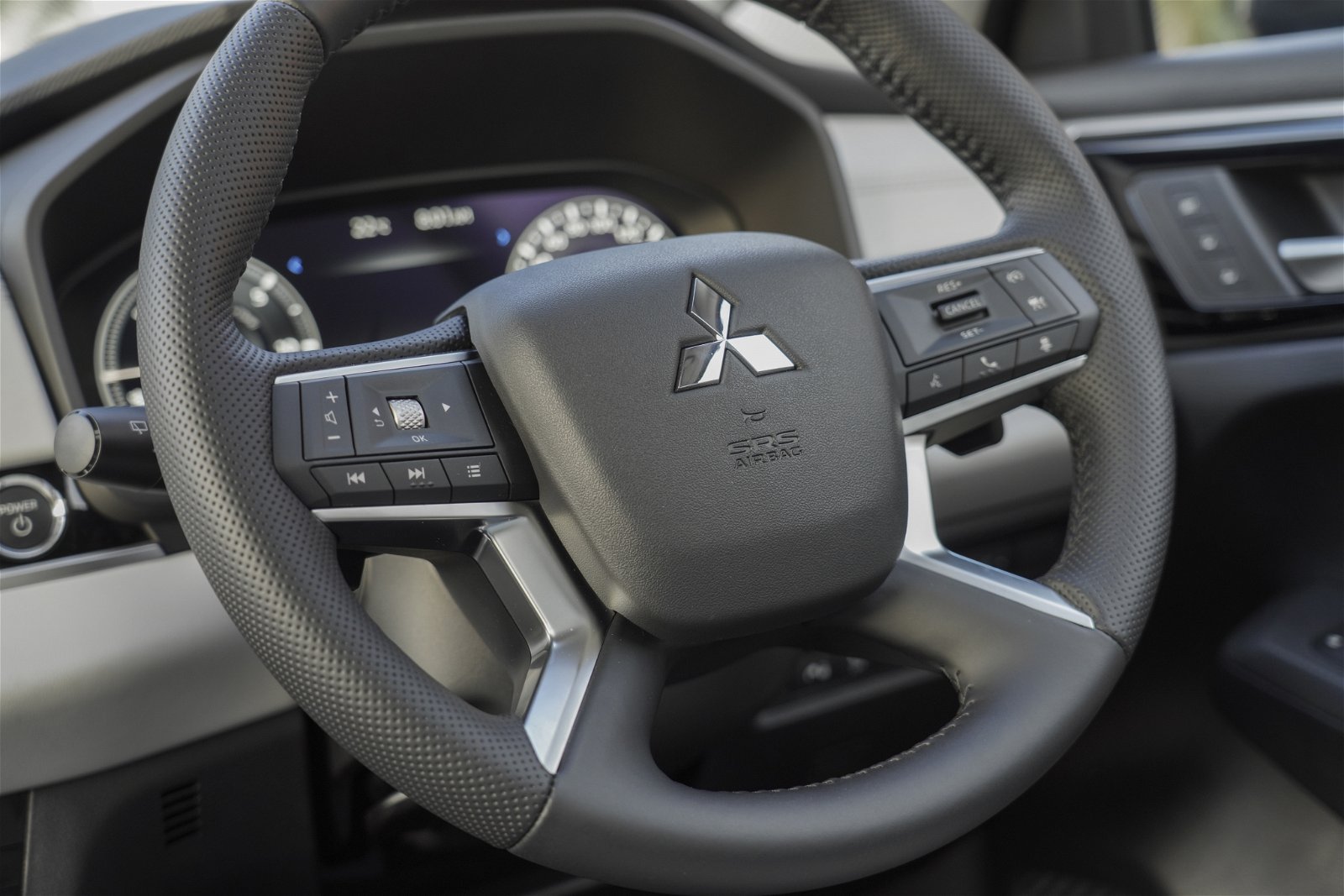 2024 Mitsubishi Outlander VRX PHEV 4WD SUV - UP TO 84KM RANGE!