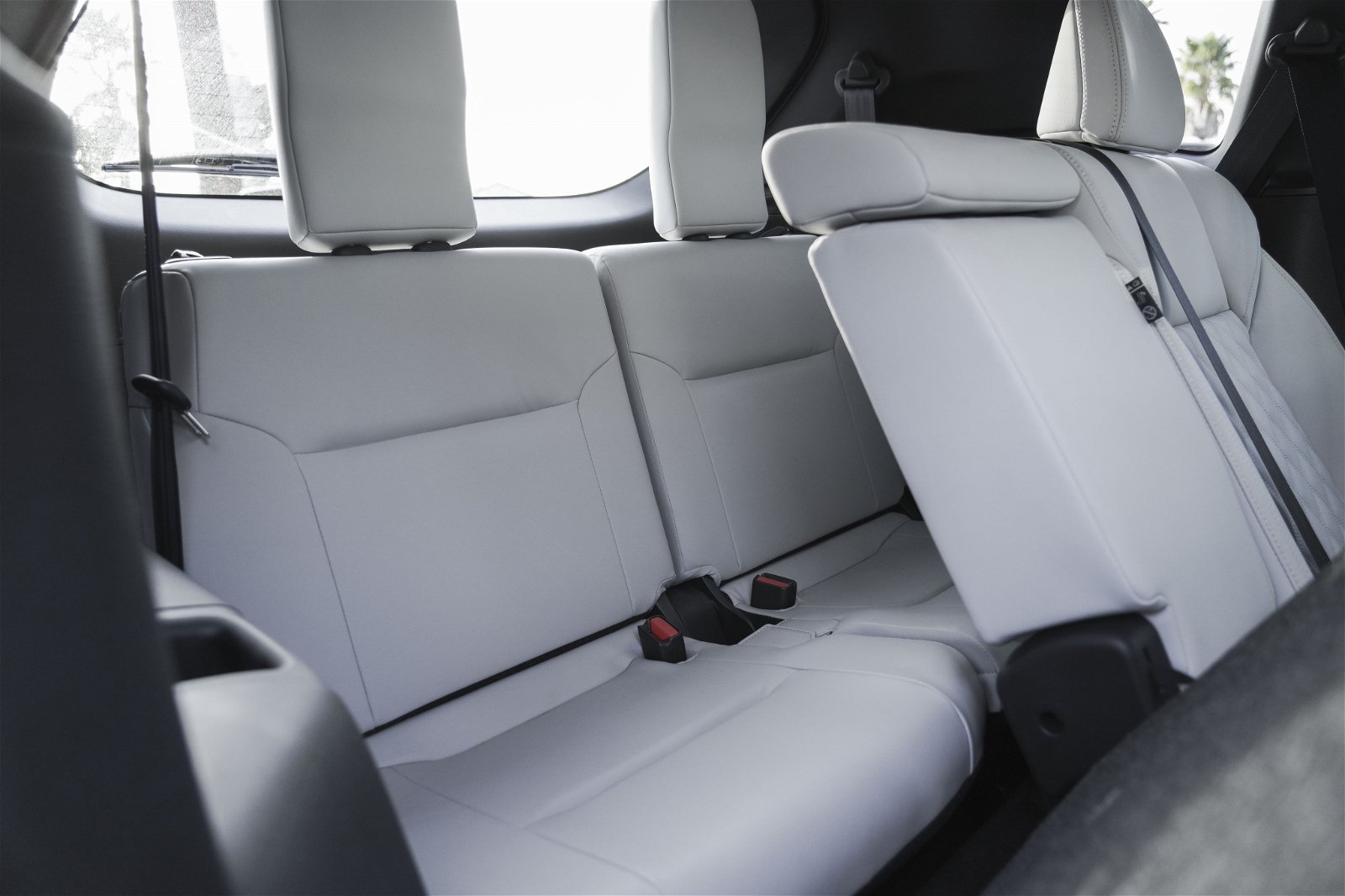 2024 Mitsubishi Outlander VRX 2.5 PETROL 2WD 7 SEAT SUV