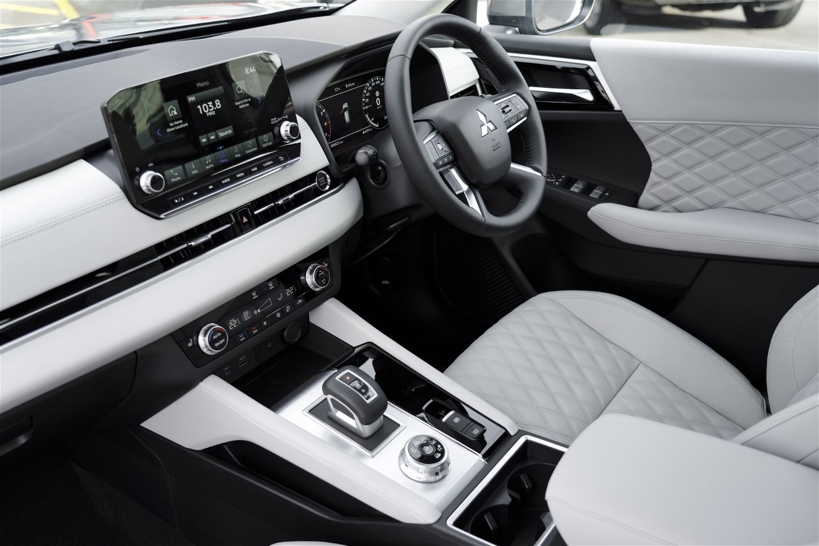2024 Mitsubishi Outlander VRX 2.5 PETROL 4WD 7 SEAT SUV