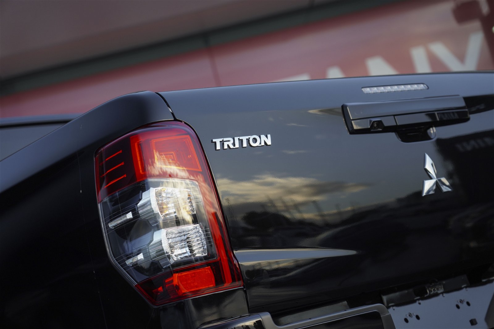 2024 Mitsubishi Triton VRX BLACK EDITION 2.4 DIESEL 2WD TURBO UTE