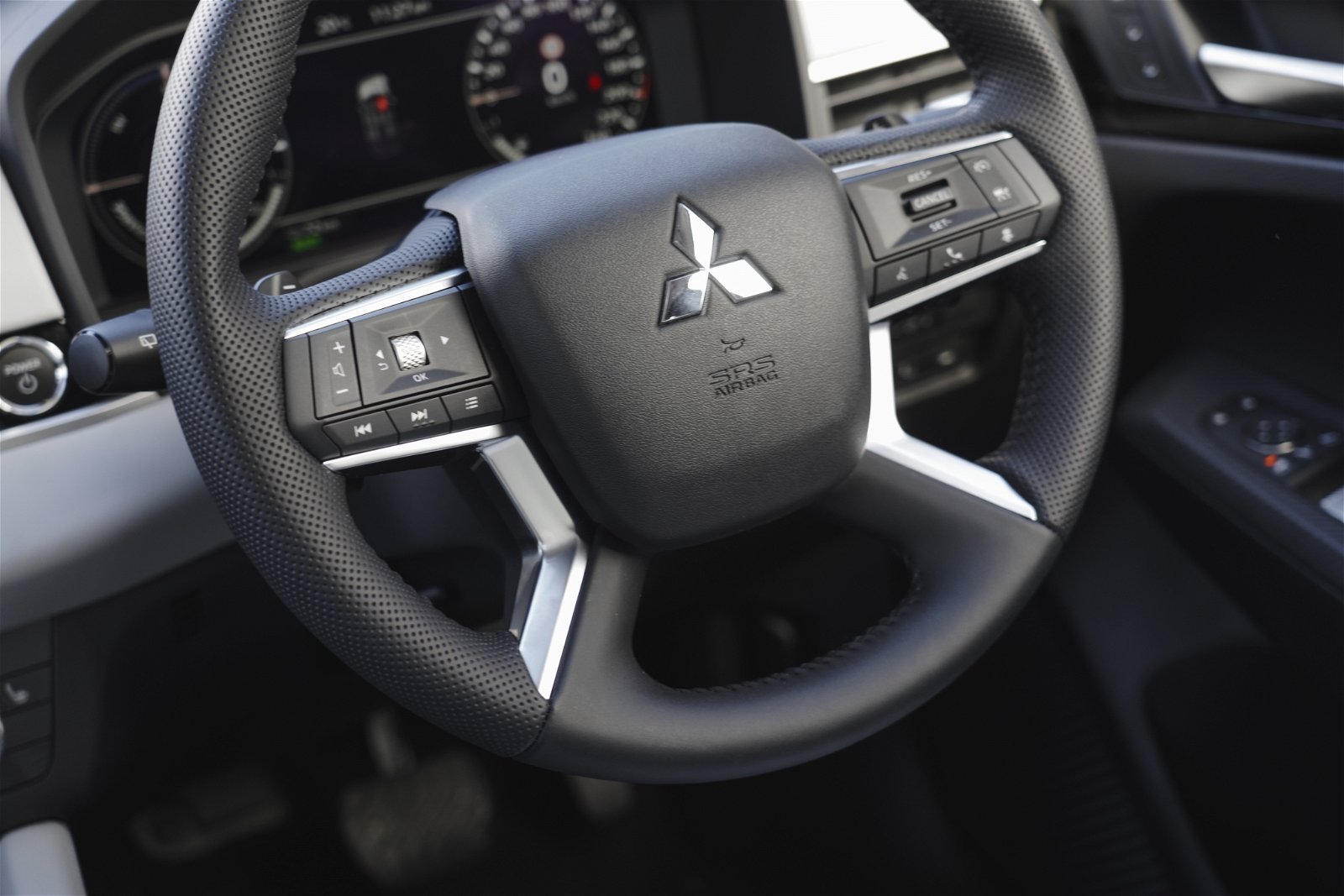 2023 Mitsubishi Outlander VRX PHEV 4WD SUV
