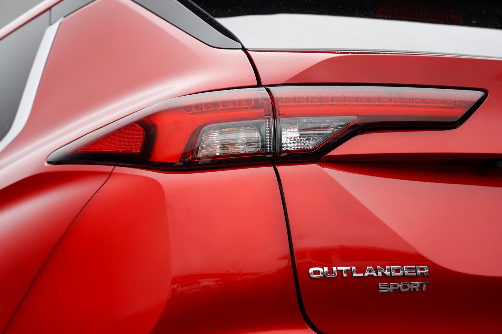2024 Mitsubishi Outlander SPORT 2.5 PETROL 2WD SUV - BLACK OUT