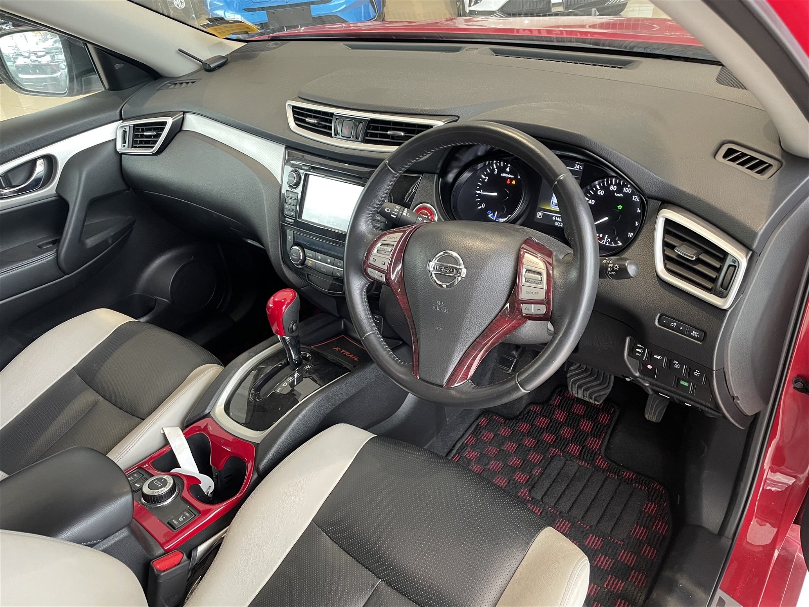 2016 Nissan X-Trail Premier Autech Hybrid 2.0P