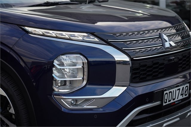 2023 Mitsubishi Outlander VRX 4WD PHEV 7 SEAT SUV
