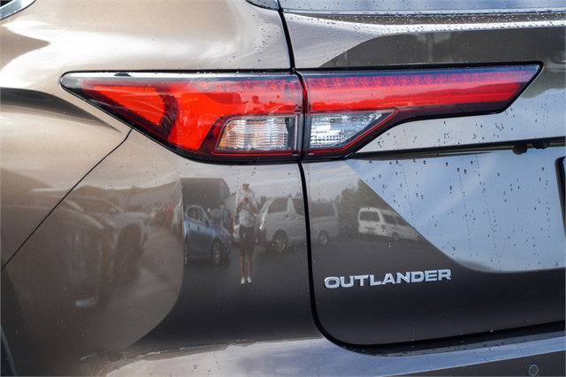 2024 Mitsubishi Outlander 2.5 PETROL XLS 2WD 7 SEAT SUV