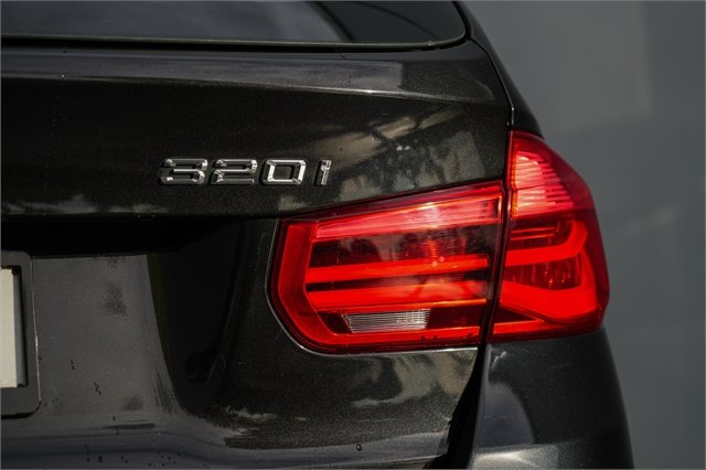2016 BMW 320i 2.0 P 8A