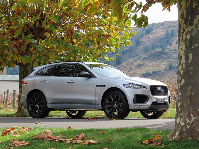 2019 Jaguar F-Pace 300 Sport