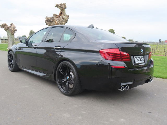 2017 BMW M5 SEDAN 7A 4DR 4.4L
