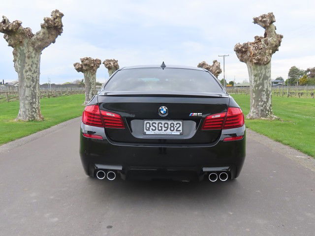 2017 BMW M5 SEDAN 7A 4DR 4.4L