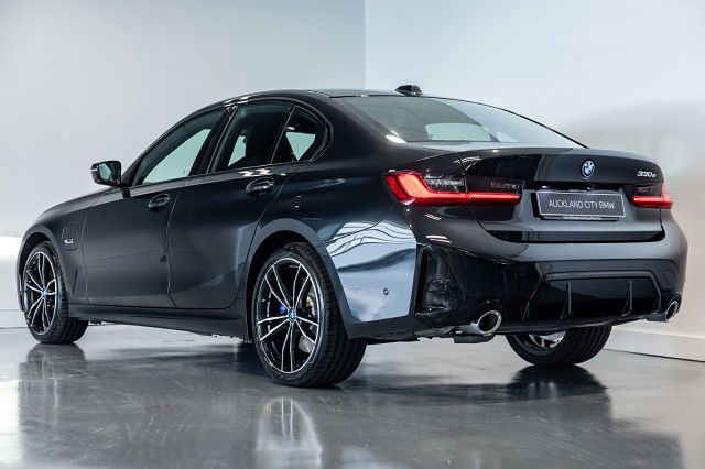 2024 BMW 330e M Sport Sedan PHEV