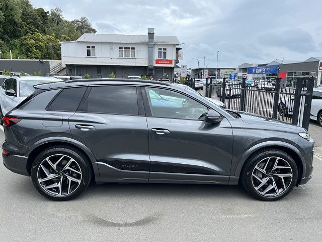 2025 Audi Q6 SUV e-tron quattro