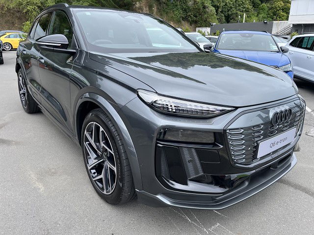 2025 Audi Q6 SUV e-tron quattro