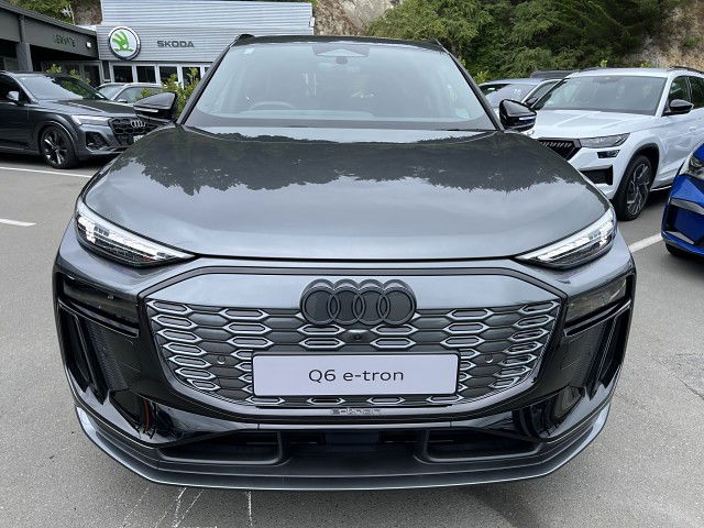 2025 Audi Q6 SUV e-tron quattro