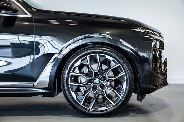 2025 BMW X7 xDrive 40d M Sport