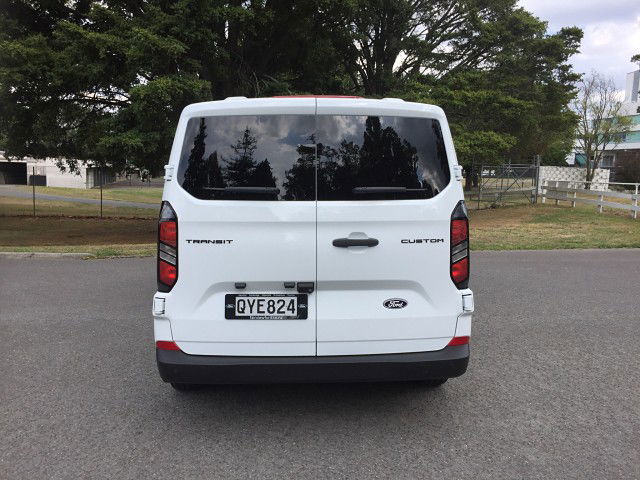 2024 Ford Transit CUSTOM KOMBI 320L 9 SEATER