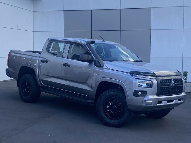 2025 Mitsubishi Triton Dc Glx 4Wd 6At 2.4Dt
