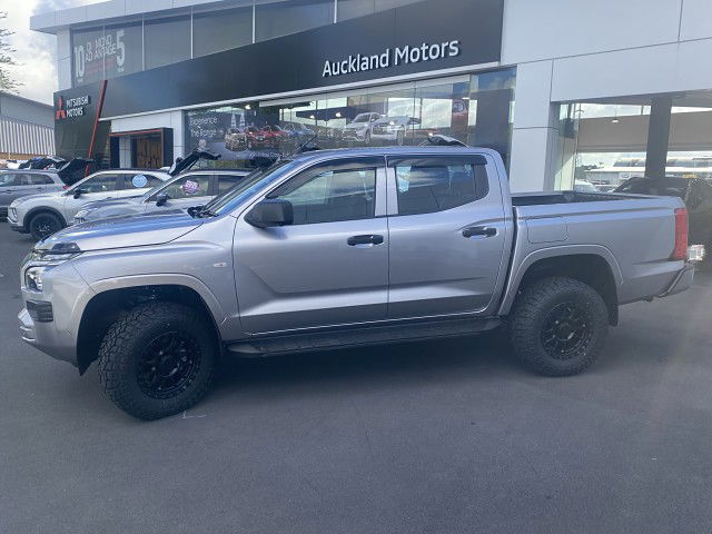 2025 Mitsubishi Triton Dc Glx 4Wd 6At 2.4Dt