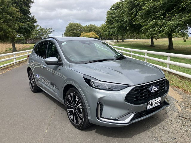 2025 Ford Escape St-Line X Awd FHEV  - Demo