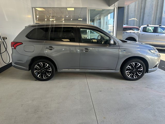 2016 Mitsubishi Outlander XLS PHEV 4WD