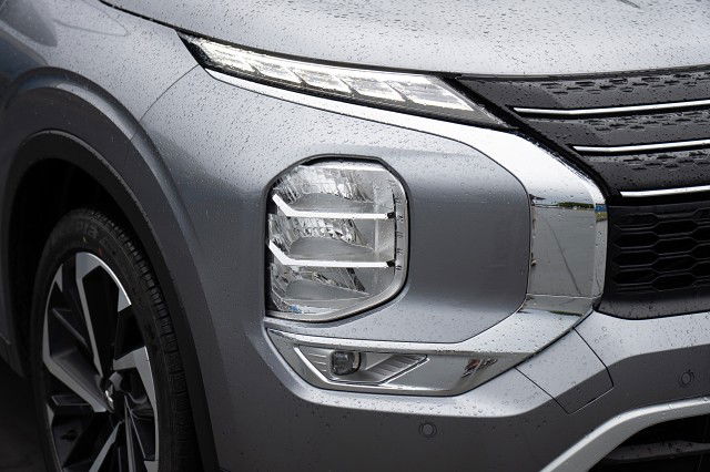 2024 Mitsubishi Outlander XLS 4x4