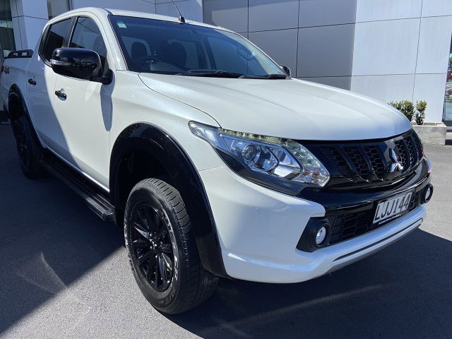 2018 Mitsubishi Triton Dc Glsb 2.4D/4Wd/6Mt