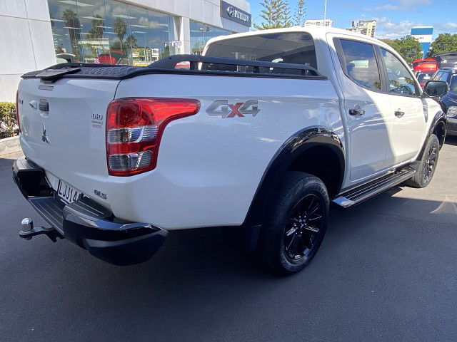 2018 Mitsubishi Triton Dc Glsb 2.4D/4Wd/6Mt