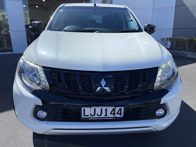2018 Mitsubishi Triton Dc Glsb 2.4D/4Wd/6Mt