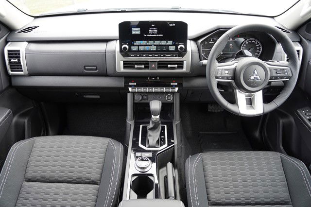 2025 Mitsubishi Triton 2.4D GLX-R 4x4 6-sp auto