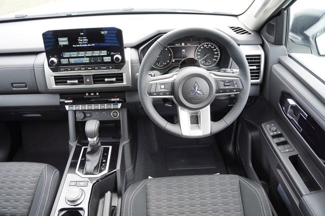2025 Mitsubishi Triton 2.4D GLX-R 4x4 6-sp auto