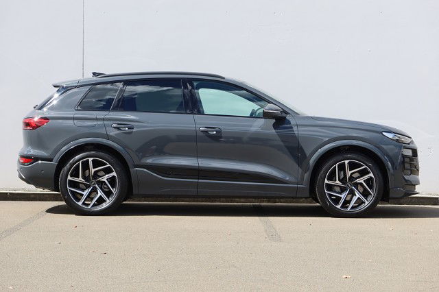 2025 Audi Q6 SUV e-tron 225kw