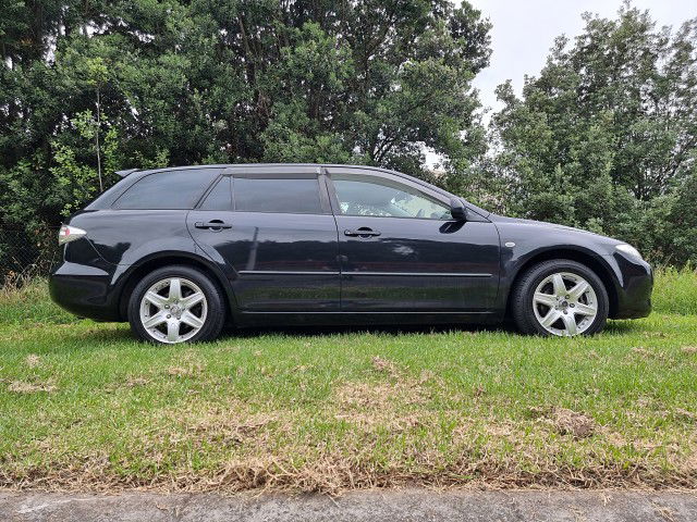 2004 Mazda Atenza