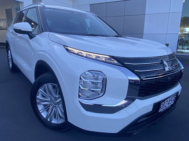 2025 Mitsubishi Outlander Ls 2.5P/Cvt
