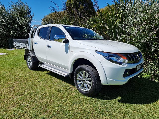 2017 Mitsubishi Triton D/Cab Glxr 2.4D/5At