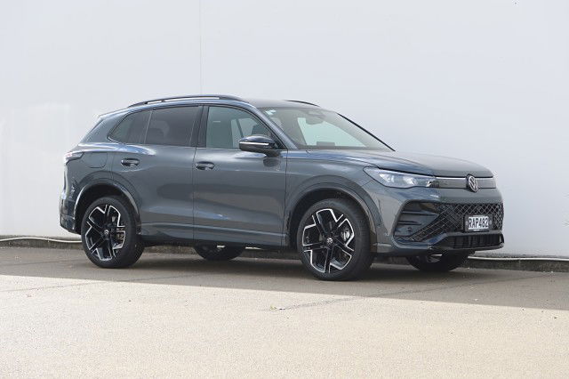 2025 Volkswagen Tiguan R-Line AWD