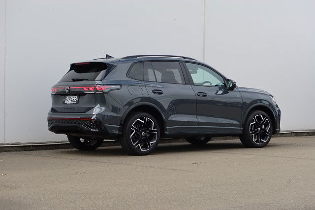 2025 Volkswagen Tiguan R-Line AWD