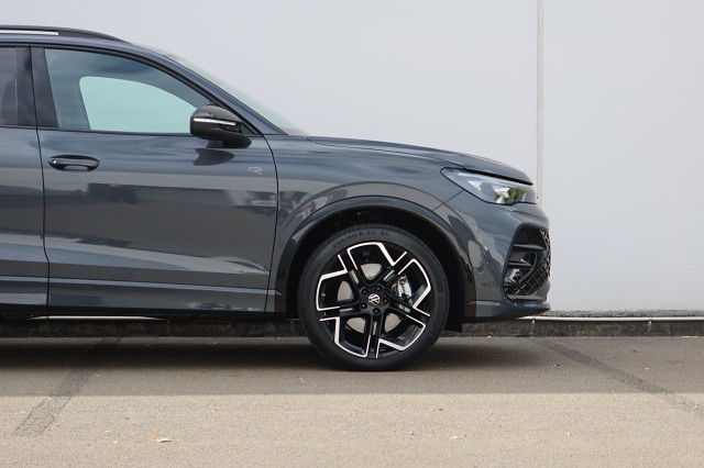2025 Volkswagen Tiguan R-Line AWD