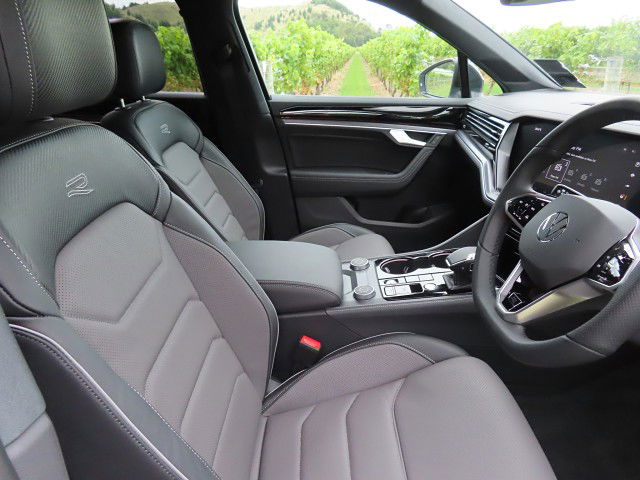 2025 Volkswagen Touareg V6S R-Line TDI