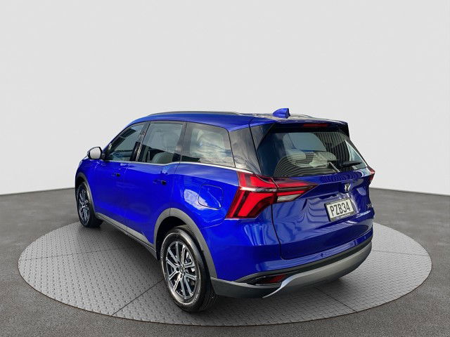 2023 Mahindra XUV700 AX7L 2.0PT 2WD