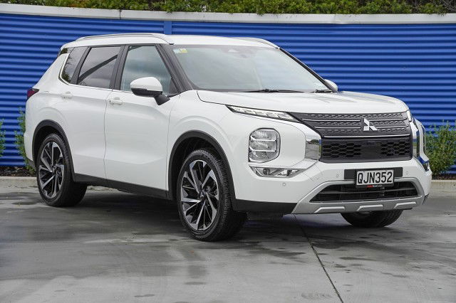 2024 Mitsubishi Outlander XLS 2.5P/4WD/CVT