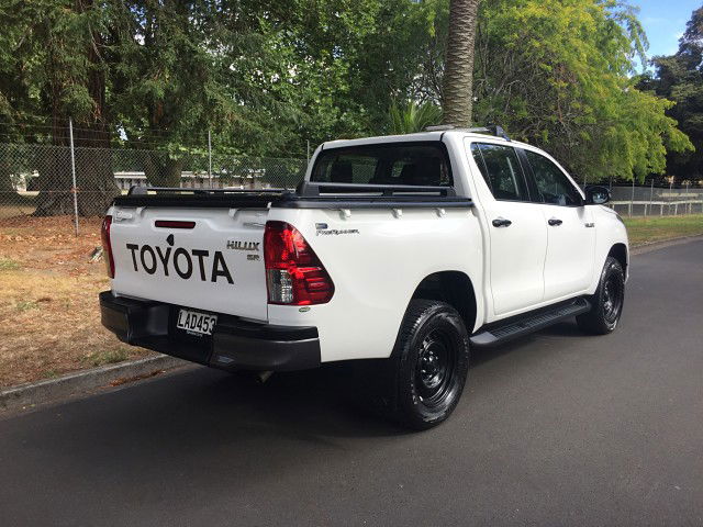 2017 Toyota Hilux SR 2WD D/C W/S 2.8L AUTO