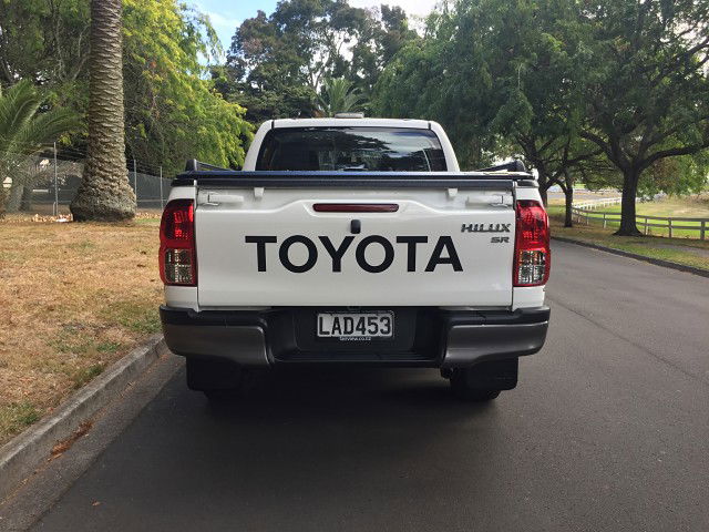 2017 Toyota Hilux SR 2WD D/C W/S 2.8L AUTO