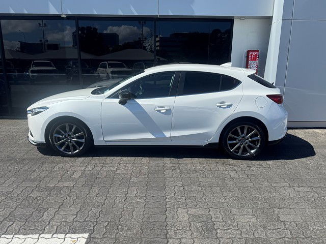 2018 Mazda 3 SP25